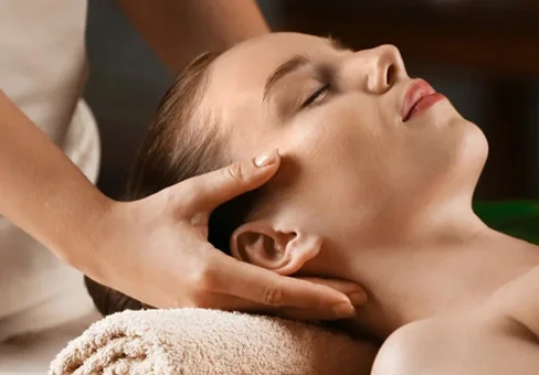 Midland Park Pain Relief Center specialist performing therapeutic massage treatment
