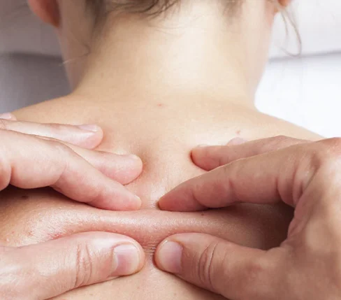 Craniosacral therapy session focused on relaxation and natural pain relief